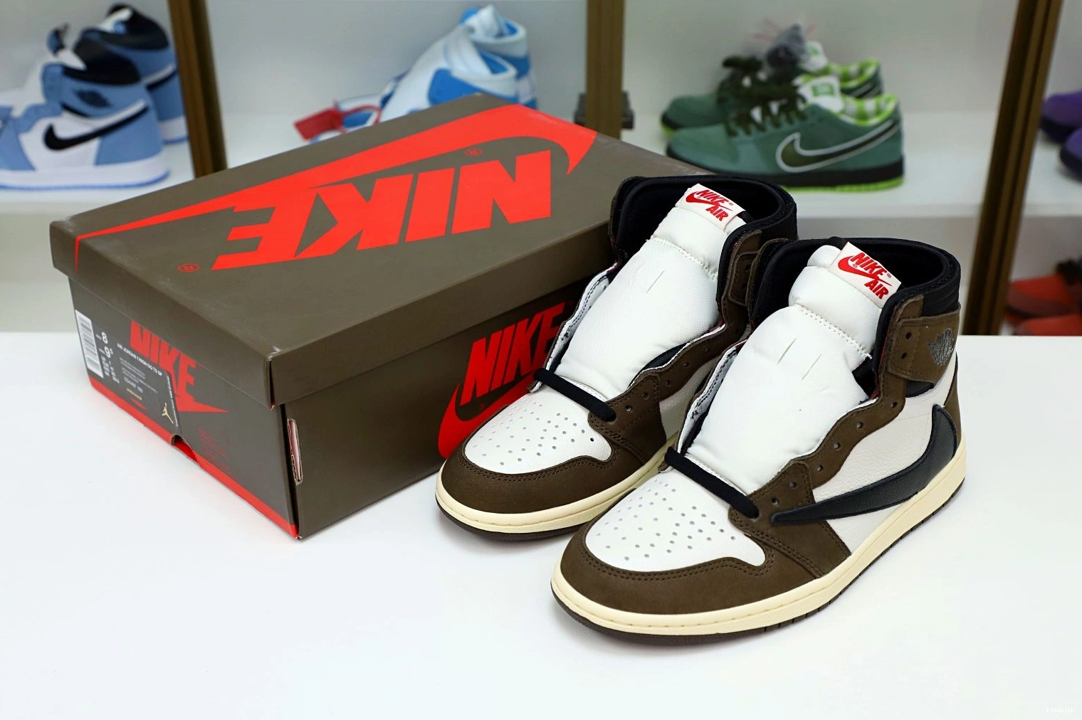 JORDAN X OG 1 SCOTT HIGH RETRO AIR TRAVIS 'MOCHA' 1001